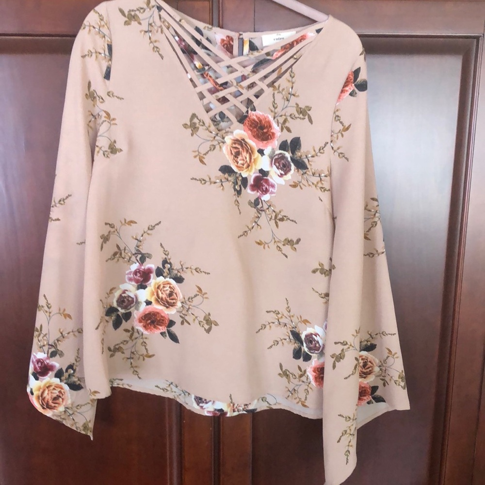 Entro floral boutique top